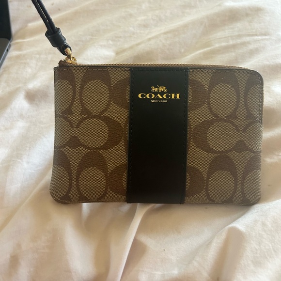 Coach wristlet - Picture 4 of 10